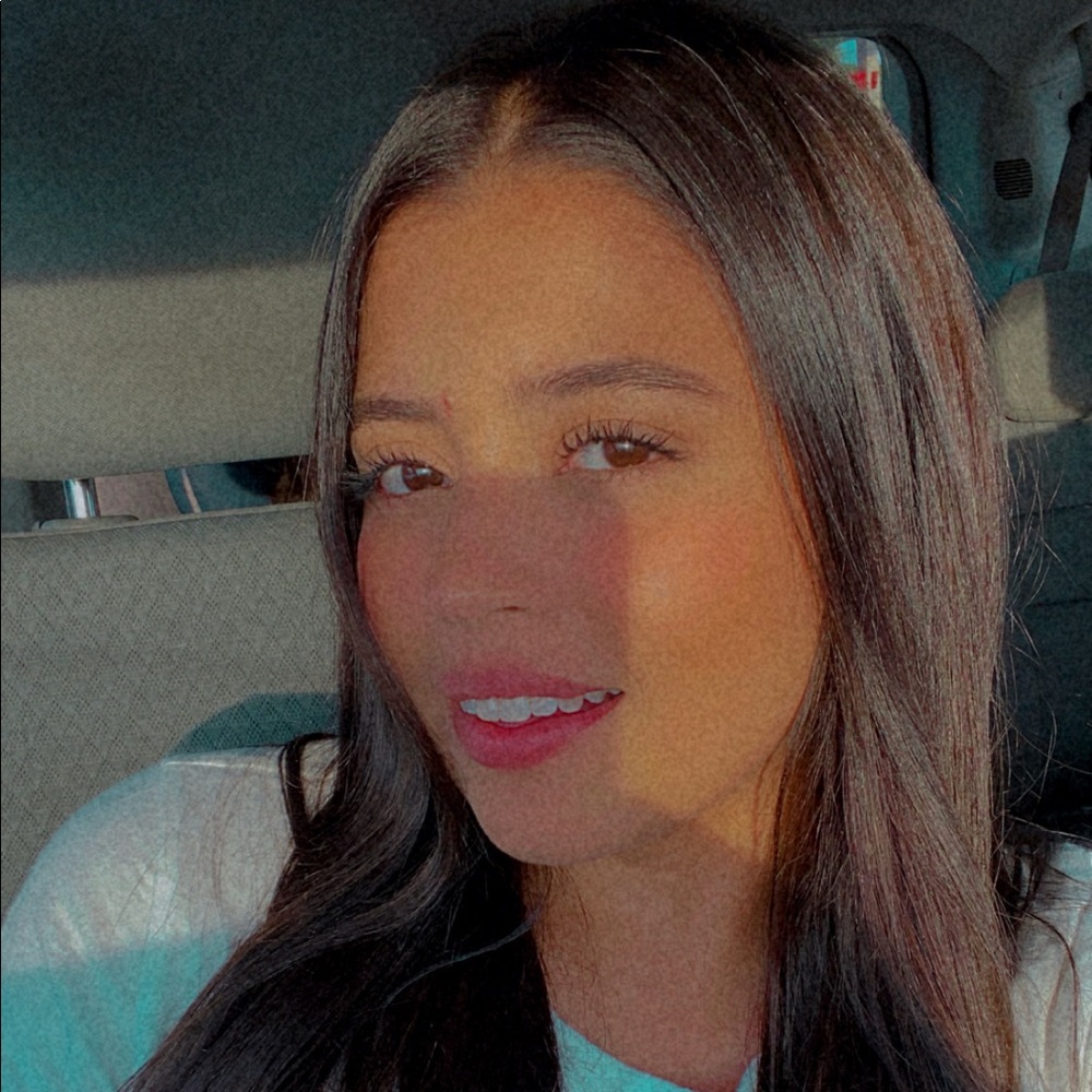 Meet your Posher, Roxana